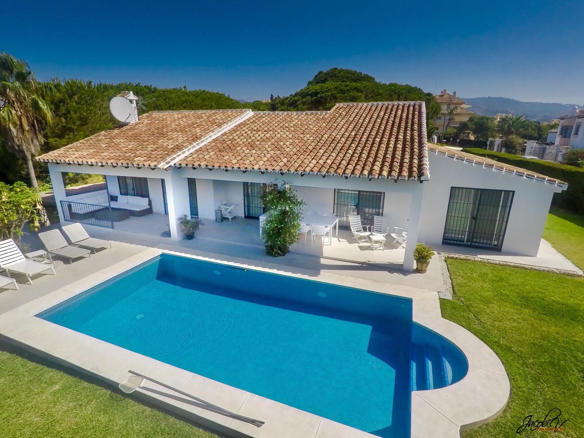 Great Villa Near Beach And Marbellac Extérieur photo